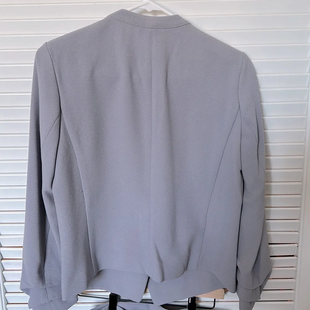 Bar III Suit - Picture 5 of 9